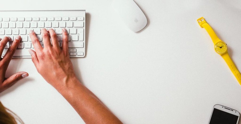 Afbeelding toont waarom een goed toetsenbord essentieel is voor typcomfort en efficiënte workflow