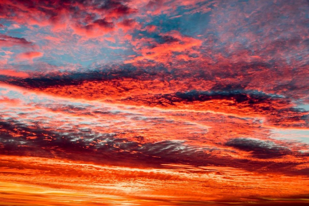Illustratie over weersverwachting in Oss met wolkenpatronen en weersymbolen voor beter begrip van weersvoorspellingen